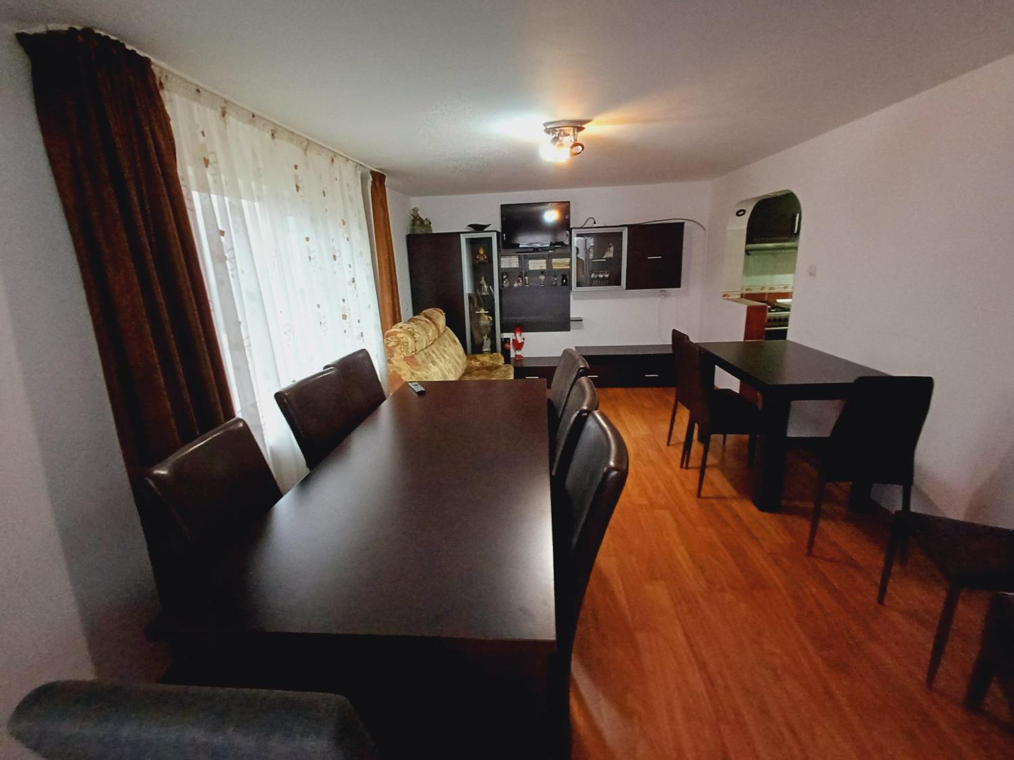 Casa Silvia Hotell Căpăţîneni-Ungureni Exteriör bild