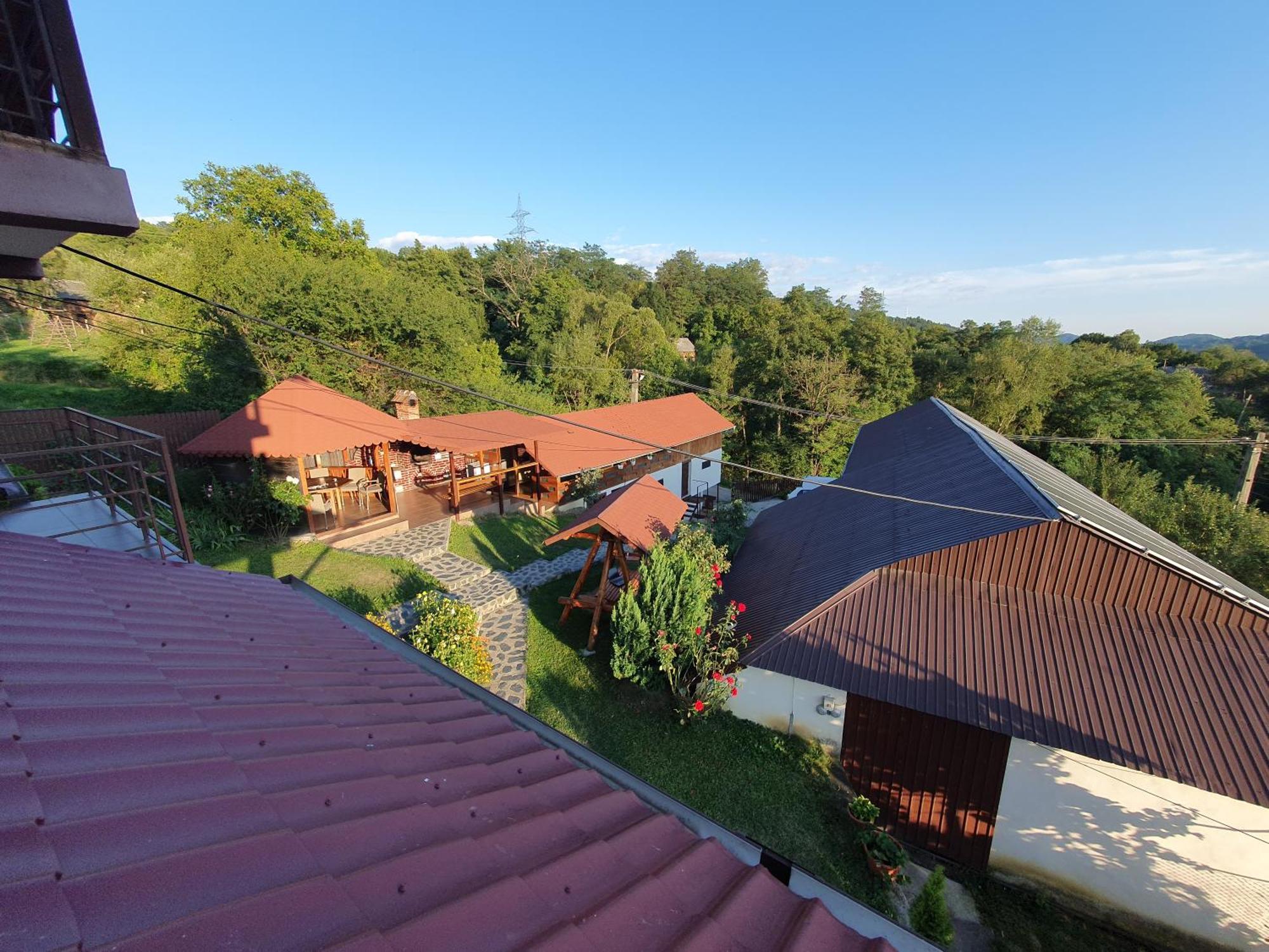 Casa Silvia Hotell Căpăţîneni-Ungureni Exteriör bild